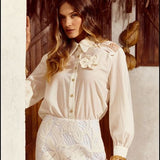 CAMISA COM DETALHE EM CROCHE