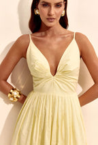 VESTIDO COM PREGAS EM DECOTE V