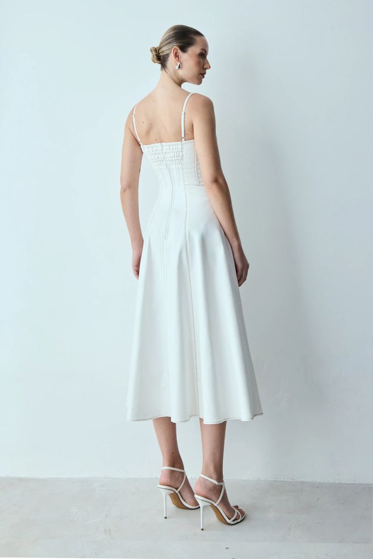 VESTIDO MIDI COM PESPONTO GROSSO CORPO