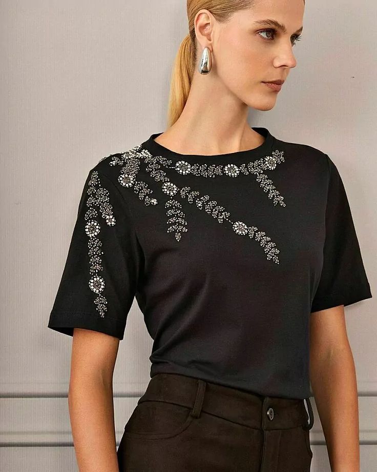 T SHIRT BORDADO FLORAL