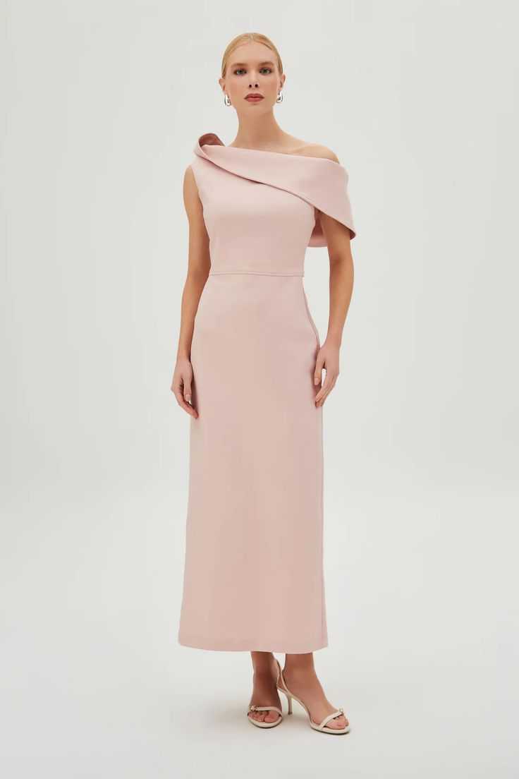 VESTIDO MIDI ESTRUTURADO COM DECOTE DIAGONAL