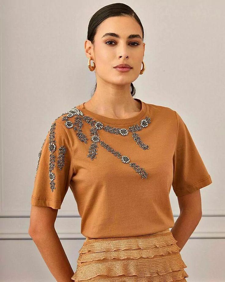 T SHIRT BORDADO FLORAL