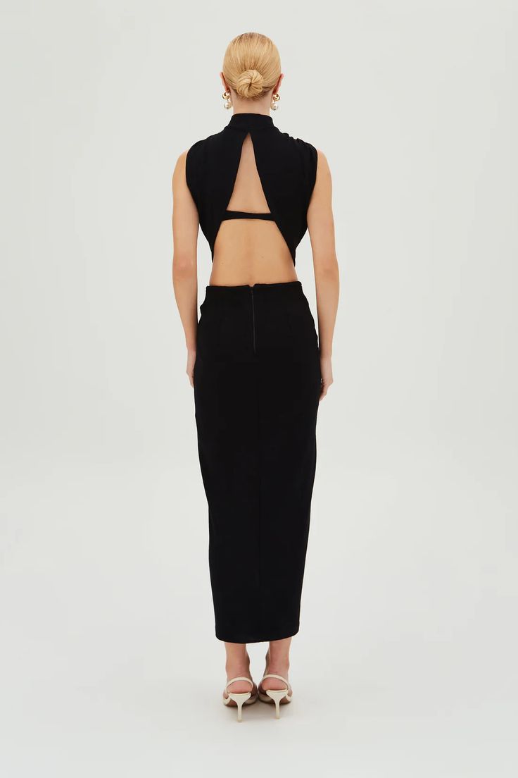 VESTIDO MIDI COM TORCAO FRONTAL E ABERTURA COSTAS PRETO PP
