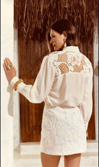 CAMISA COM DETALHE EM CROCHE