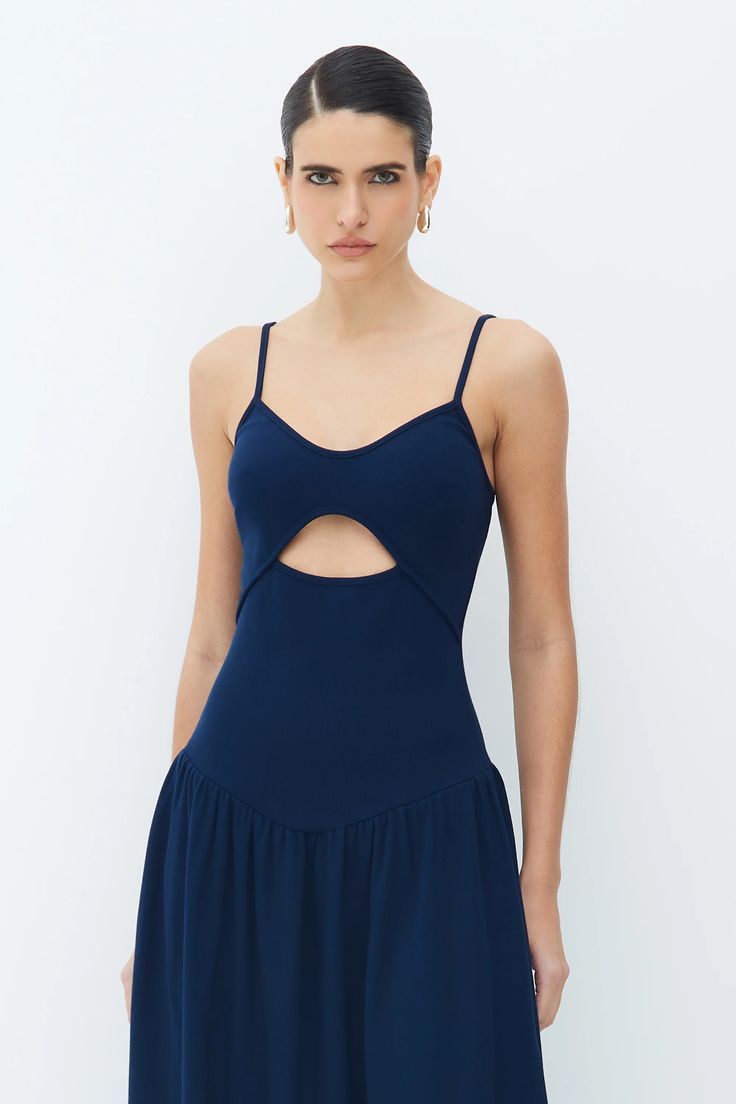 Vestido Midi com Abertura no Corpo