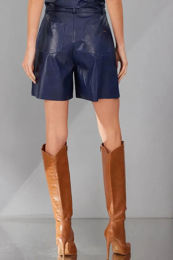 SHORTS COURO