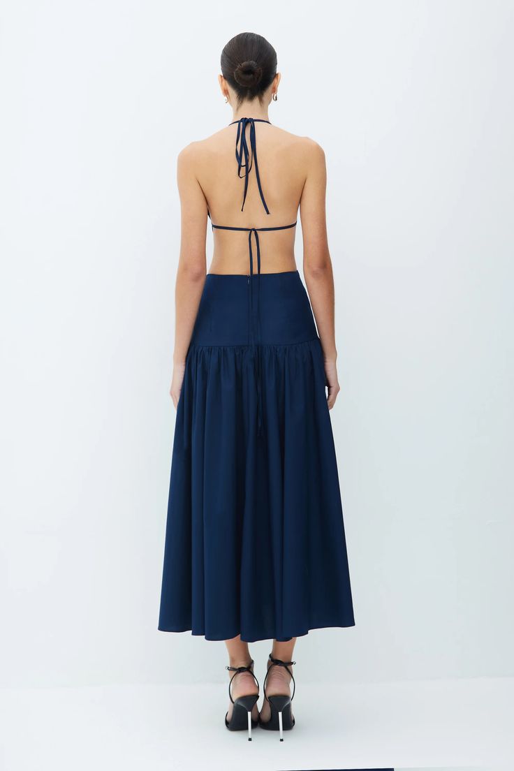 VESTIDO MIDI FRENTE UNICA TORÇÃO FRONTAL
