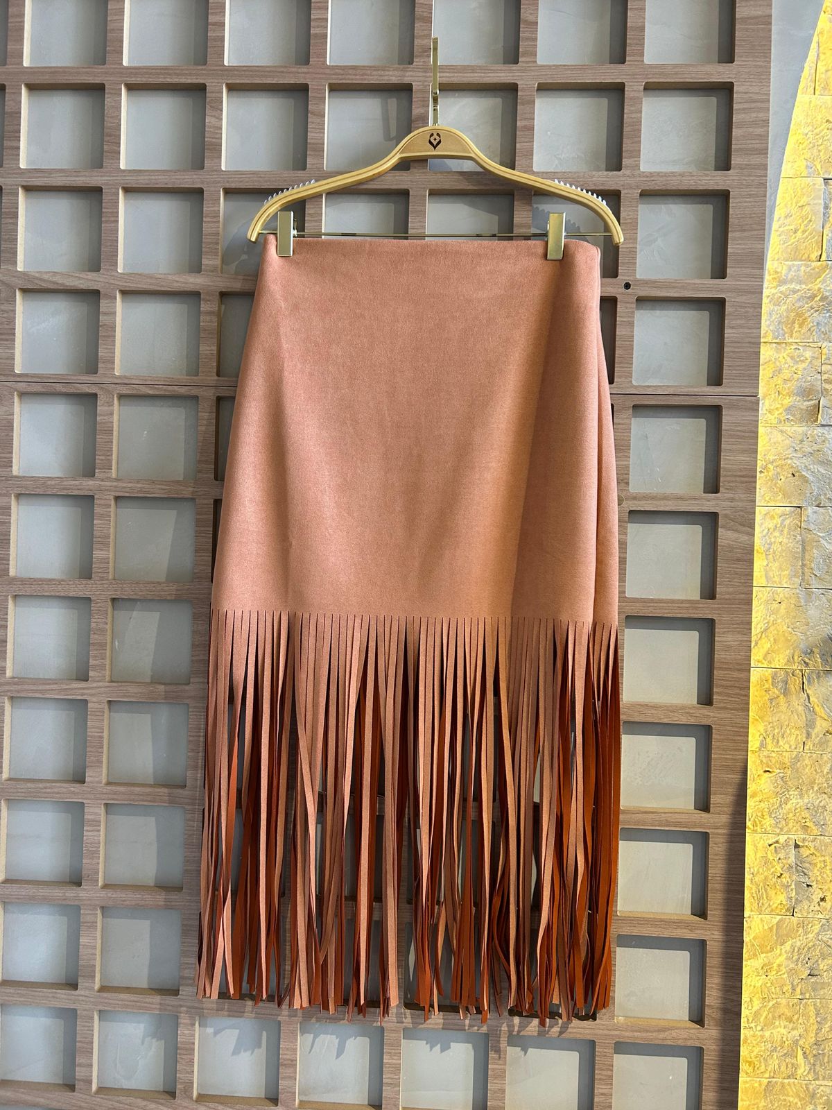 SAIA MIDI SUEDE COM FRANJAS