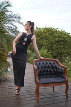 VESTIDO COM FRENTE DE FLOR