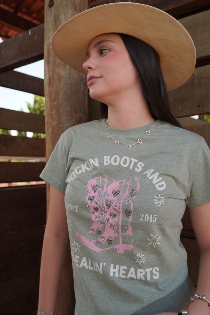 T SHIRT BOOTS PINK