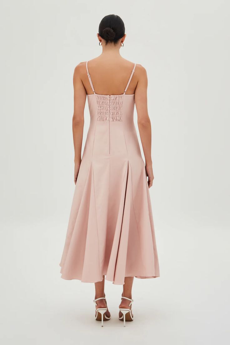 Vestido Midi Com Recortes Frontais e Pregas Saia