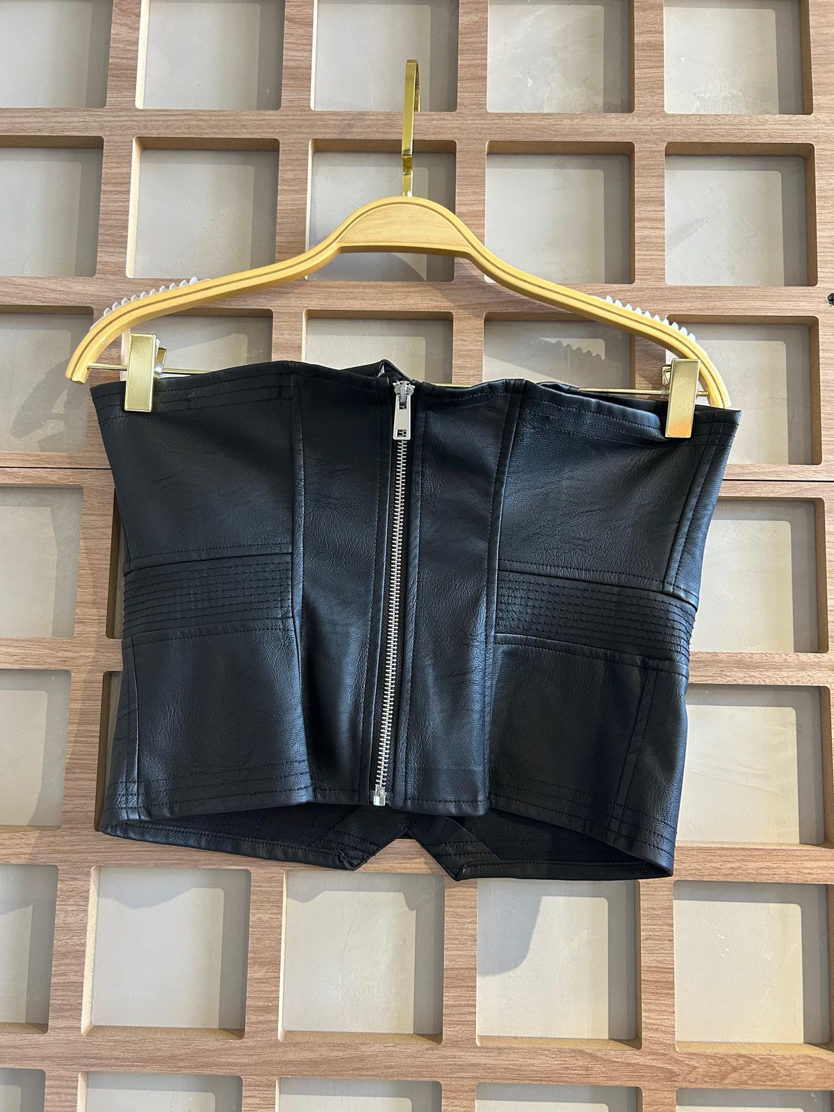 TOP CROPPED